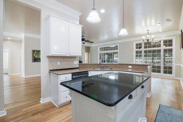 7 S Point Ct, Bluffton, SC 29910