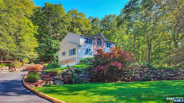 281 Kinnelon Road, Kinnelon Borough, NJ 07405