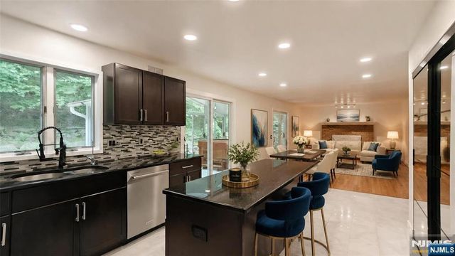 281 Kinnelon Road, Kinnelon Borough, NJ 07405