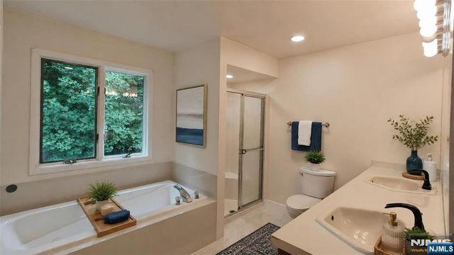 281 Kinnelon Road, Kinnelon Borough, NJ 07405