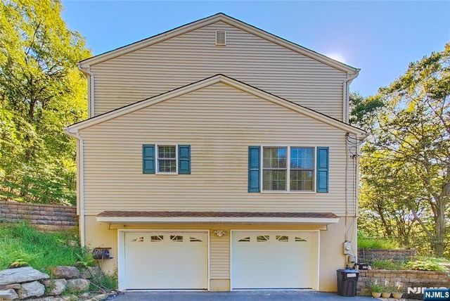 281 Kinnelon Road, Kinnelon Borough, NJ 07405