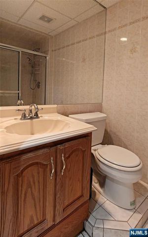 281 Kinnelon Road, Kinnelon Borough, NJ 07405