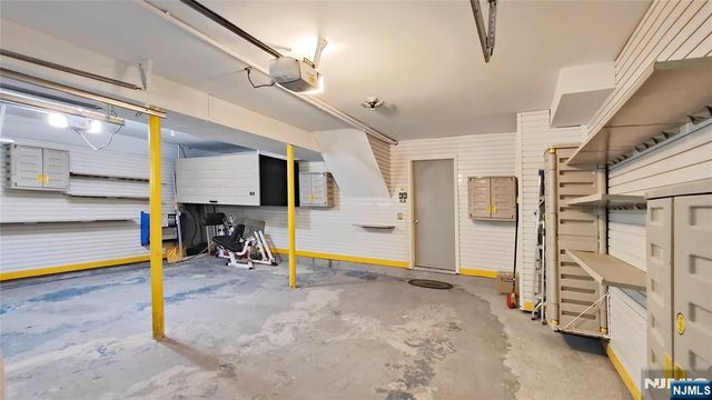 281 Kinnelon Road, Kinnelon Borough, NJ 07405