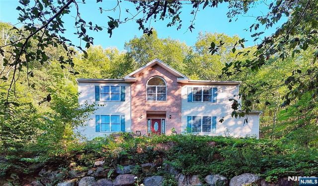 281 Kinnelon Road, Kinnelon Borough, NJ 07405
