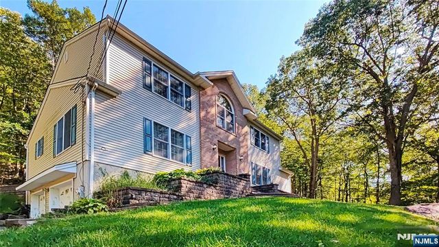 281 Kinnelon Road, Kinnelon Borough, NJ 07405