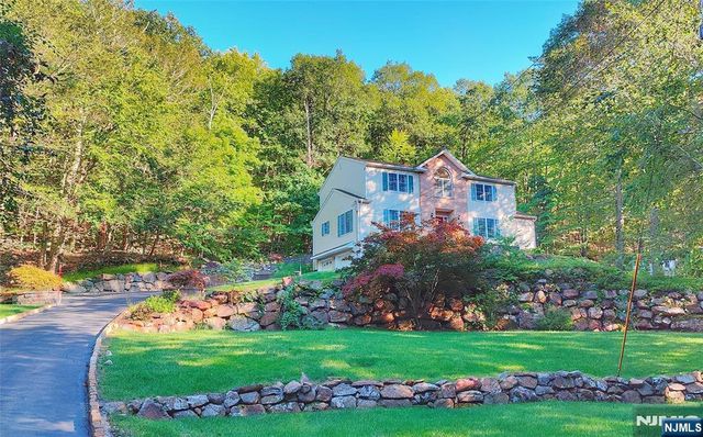 281 Kinnelon Road, Kinnelon Borough, NJ 07405
