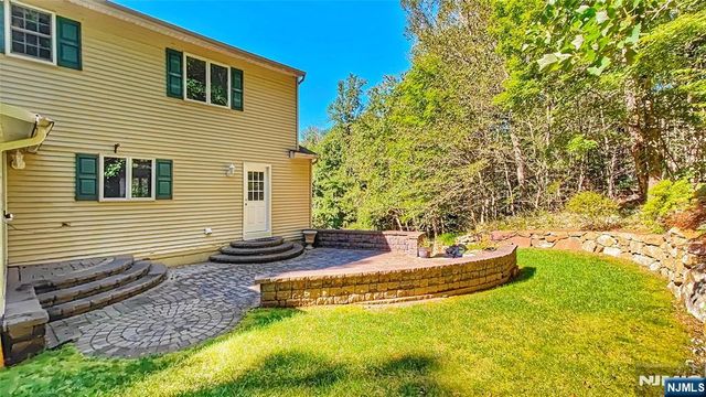 281 Kinnelon Road, Kinnelon Borough, NJ 07405