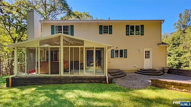 281 Kinnelon Road, Kinnelon Borough, NJ 07405