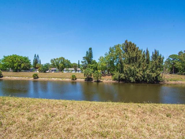 254 SW Bridgeport Drive, Port St Lucie, FL 34953