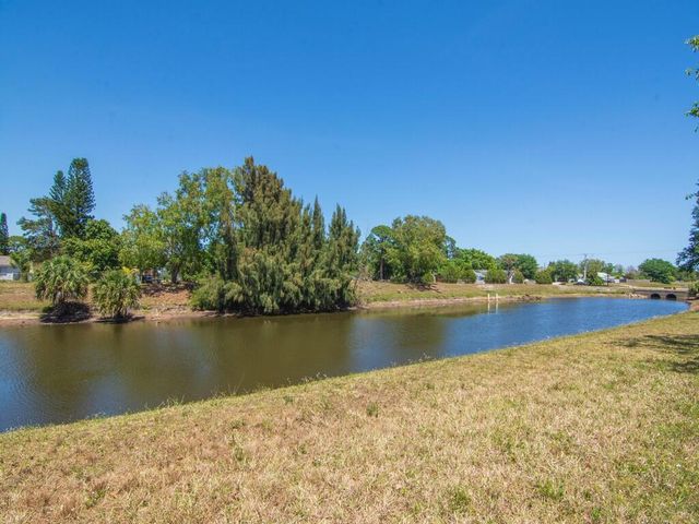 254 SW Bridgeport Drive, Port St Lucie, FL 34953