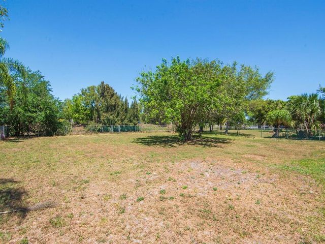 254 SW Bridgeport Drive, Port St Lucie, FL 34953