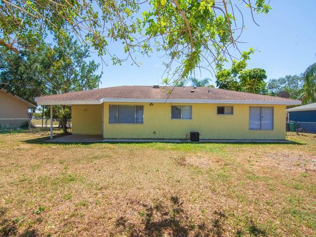 254 SW Bridgeport Drive, Port St Lucie, FL 34953