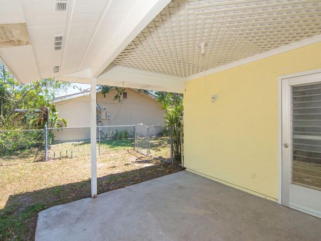254 SW Bridgeport Drive, Port St Lucie, FL 34953