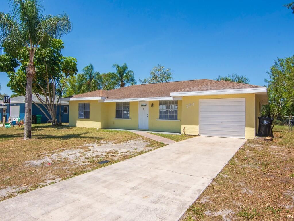 254 SW Bridgeport Drive, Port St Lucie, FL 34953