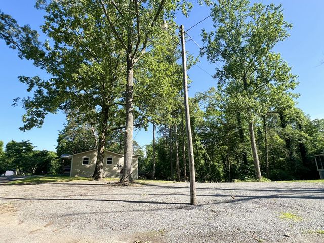 819 Scotts Chapel Road, Jamestown, KY 42629