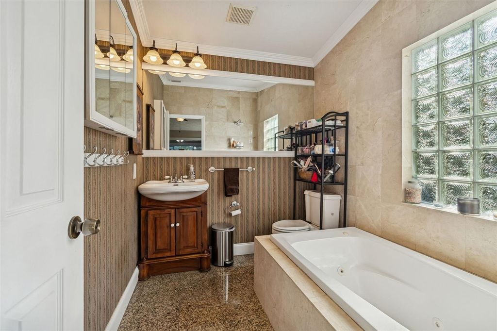 Image 23 of property listing at 1147 RIDGECREST COURT, Palm Harbor, FL 34683