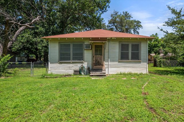 115 Woodland Avenue, Corsicana, TX 75110