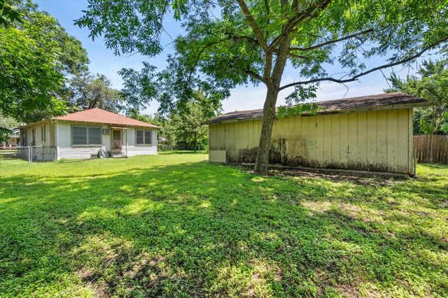115 Woodland Avenue, Corsicana, TX 75110