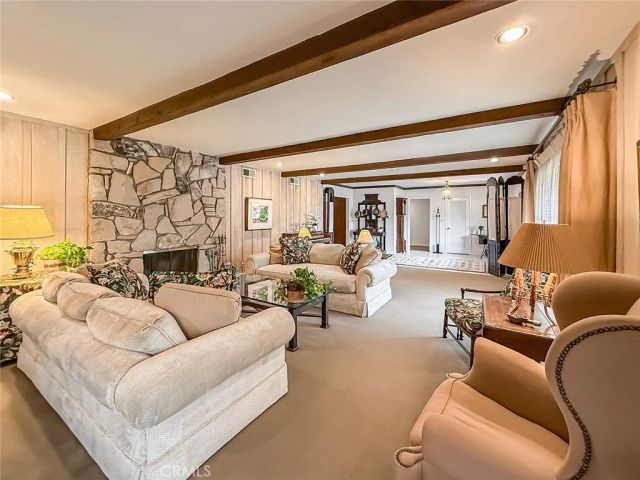 17323 Citronia, Northridge, CA 91325