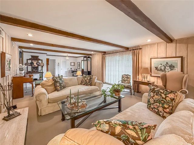 17323 Citronia, Northridge, CA 91325
