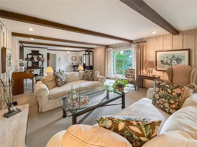 17323 Citronia, Northridge, CA 91325