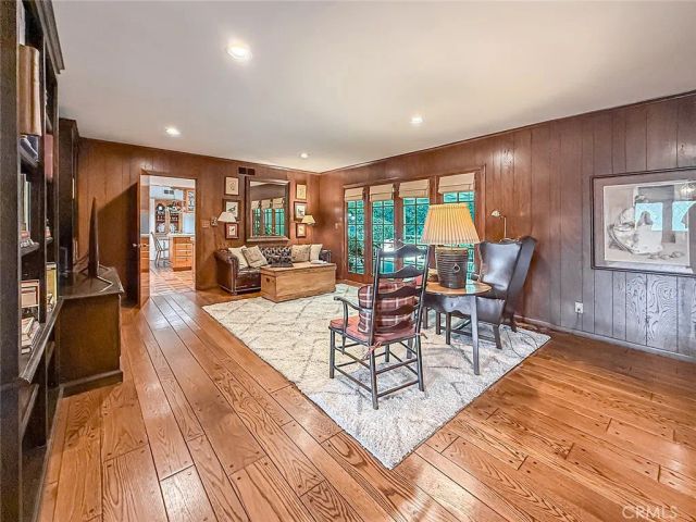 17323 Citronia, Northridge, CA 91325