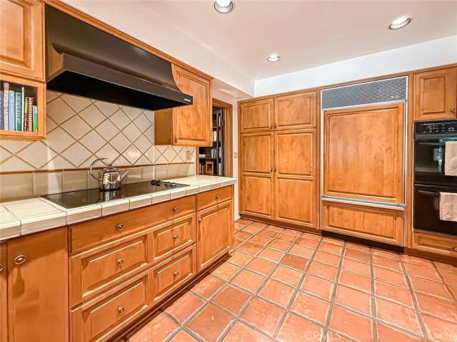 17323 Citronia, Northridge, CA 91325