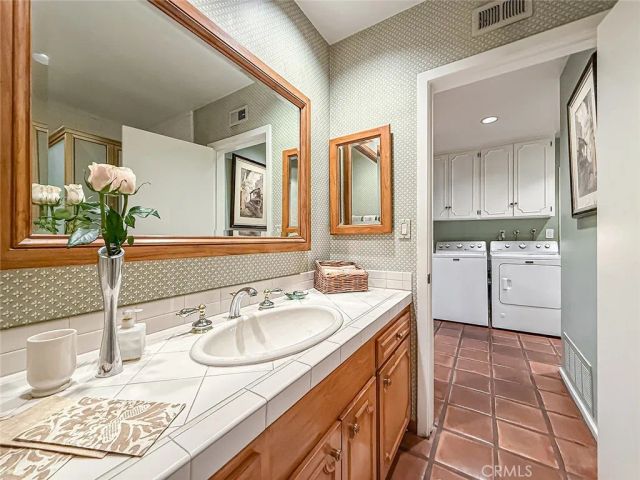 17323 Citronia, Northridge, CA 91325
