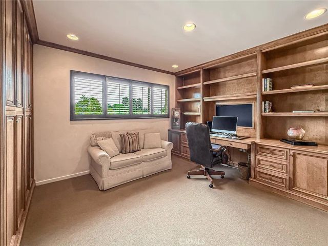 17323 Citronia, Northridge, CA 91325