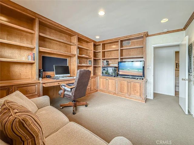 17323 Citronia, Northridge, CA 91325