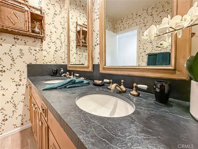 17323 Citronia, Northridge, CA 91325