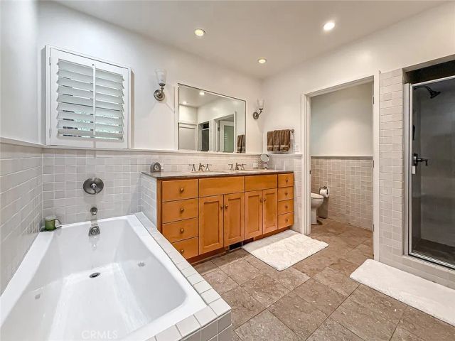 17323 Citronia, Northridge, CA 91325
