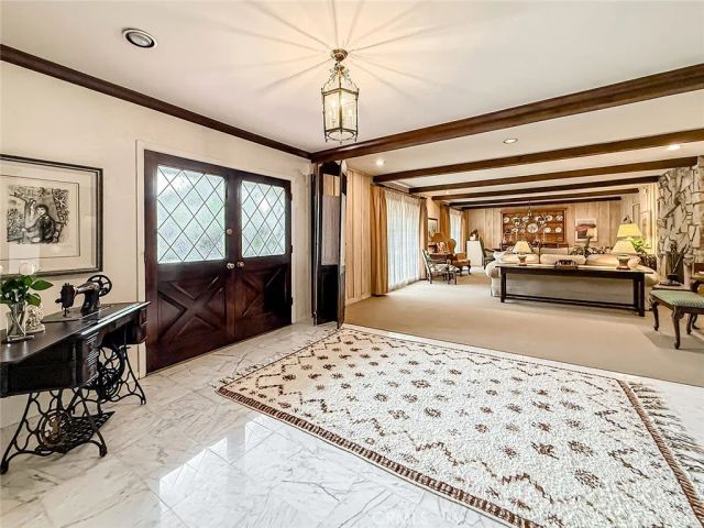 17323 Citronia, Northridge, CA 91325
