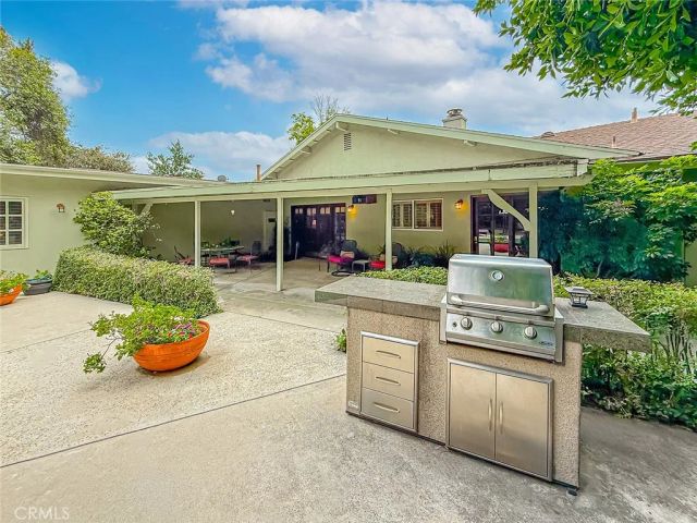 17323 Citronia, Northridge, CA 91325