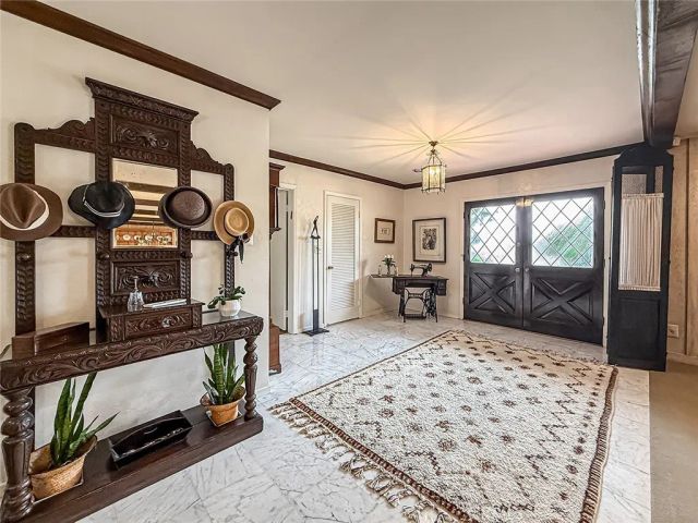 17323 Citronia, Northridge, CA 91325