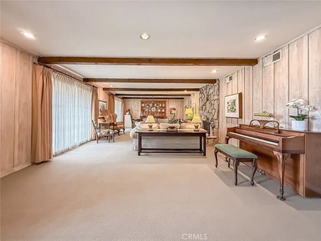 17323 Citronia, Northridge, CA 91325