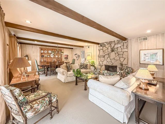 17323 Citronia, Northridge, CA 91325