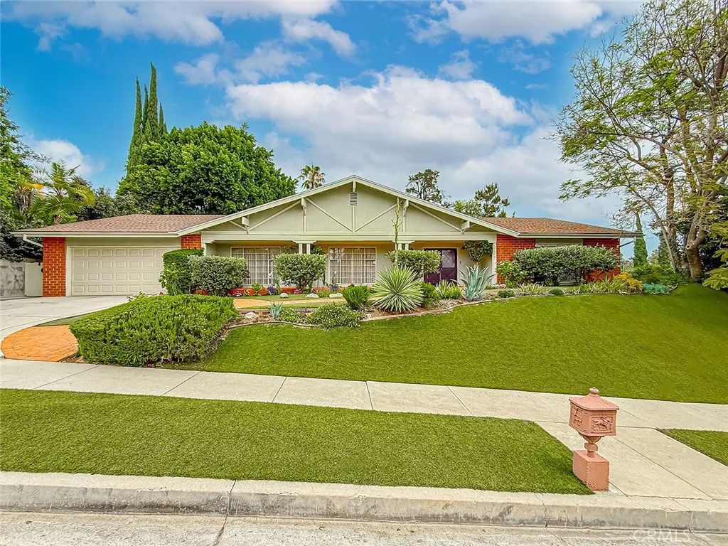 17323 Citronia, Northridge, CA 91325