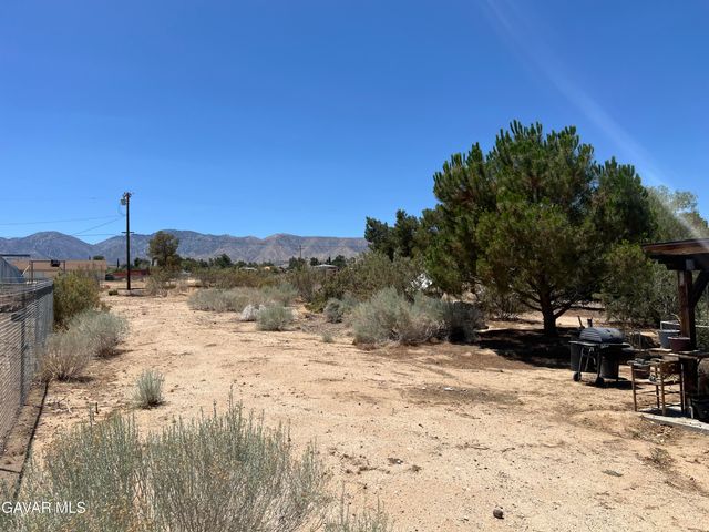 13320 E Avenue W6, Pearblossom, CA 93553