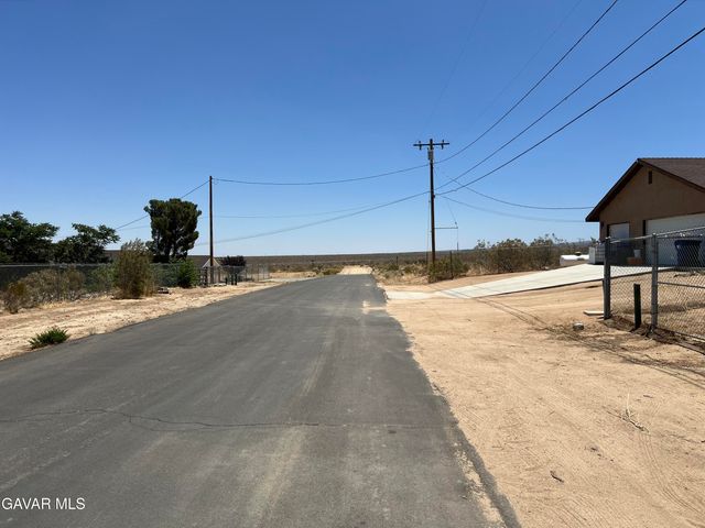 13320 E Avenue W6, Pearblossom, CA 93553