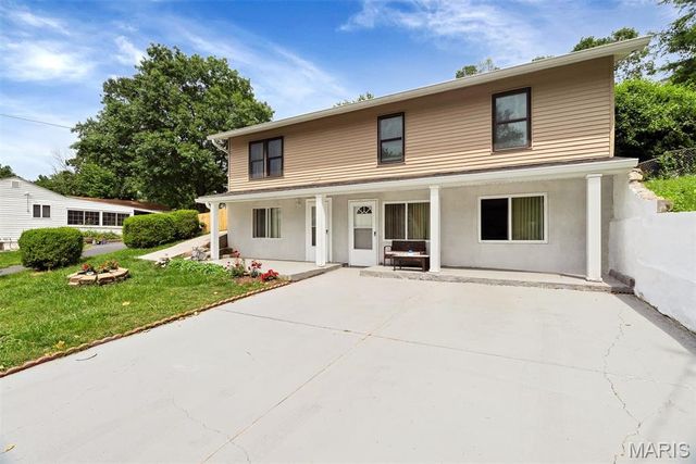 9986 Lark Avenue, St Louis, MO 63125