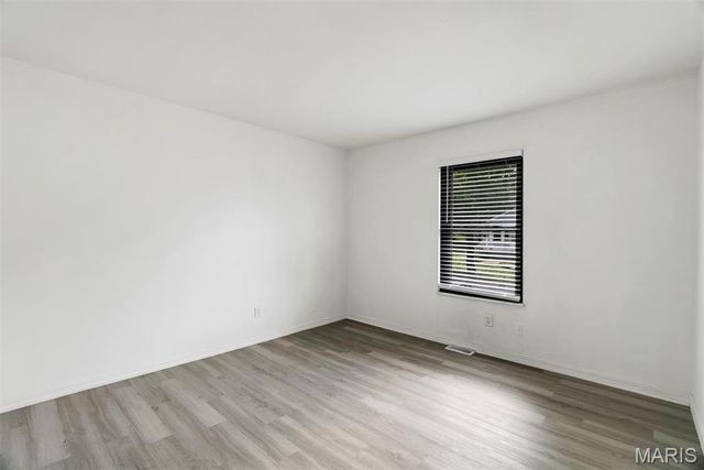 9986 Lark Avenue, St Louis, MO 63125