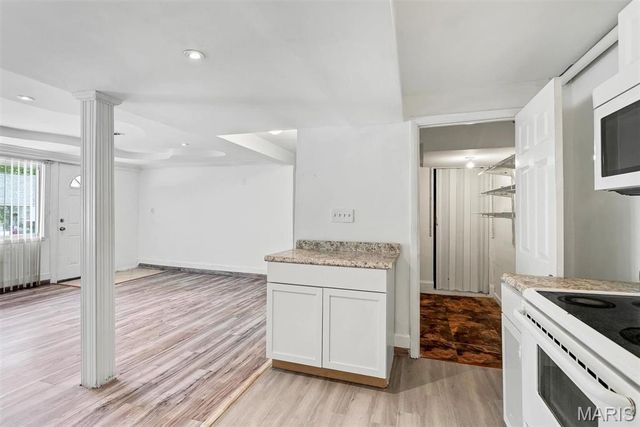 9986 Lark Avenue, St Louis, MO 63125