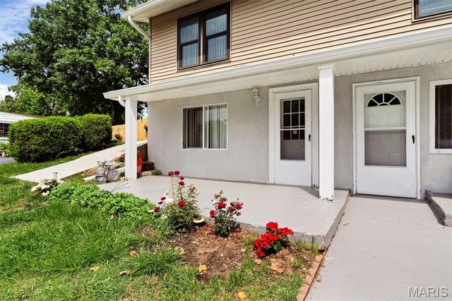 9986 Lark Avenue, St Louis, MO 63125
