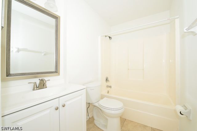 907 NE 10th TER, Cape Coral, FL 33909