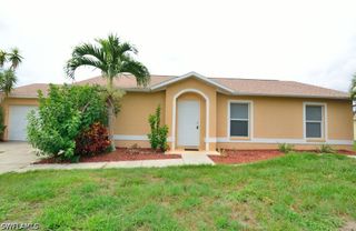 907 NE 10th TER, Cape Coral, FL 33909