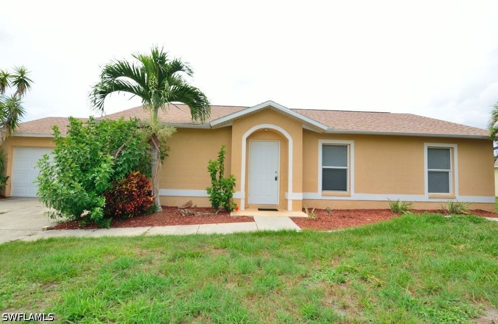 907 NE 10th TER, Cape Coral, FL 33909