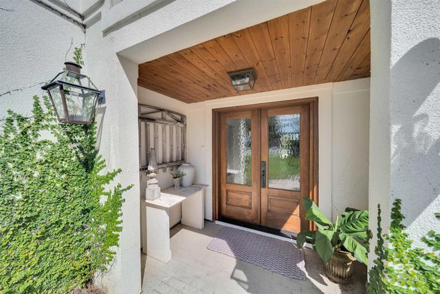 254 Royal Drive, Gulf Shores, AL 36542