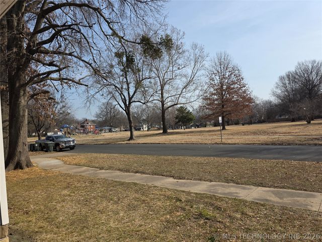 1602 W Broadway Street, Muskogee, OK 74401