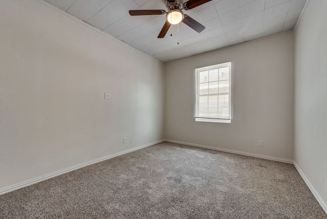 2704 Rosen Avenue, Fort Worth, TX 76164